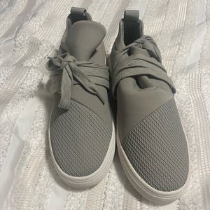 Steve Madden Lancer shoe never worn